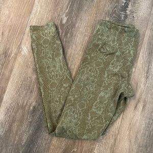 Olympia activewear small snake print